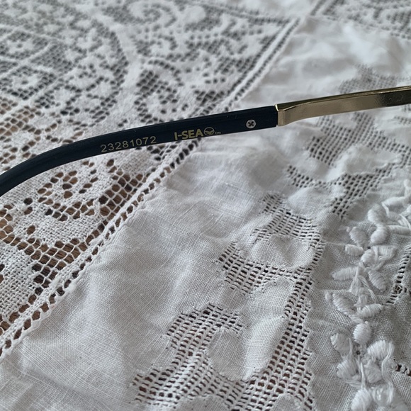 I-SEA Zuma Black/Gold Sunglasses - Picture 3 of 3